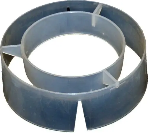Zentrierungsring aus transparentem Kunststoff, geeignet für Rohrverbindungen. Produkt von Wolf, vorgesehen für den Einsatz mit DN 80/125 Rohren.